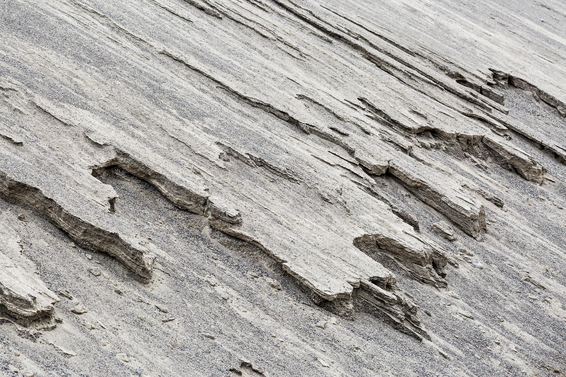 Nahaufnahme von Sand in einer Kiesgrube